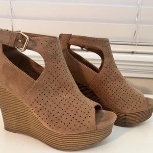Report Wedge Shoes 7